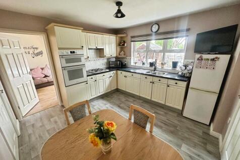 Breakfast/Kitchen