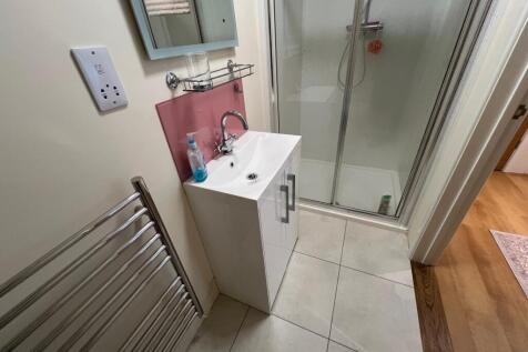 En-Suite 2