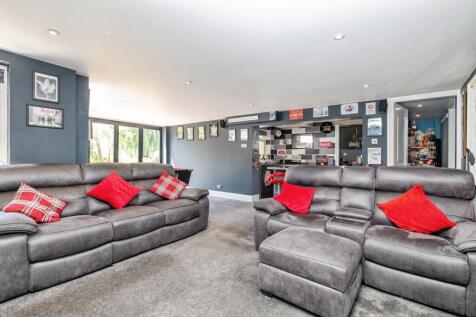 Lower ground floor living space