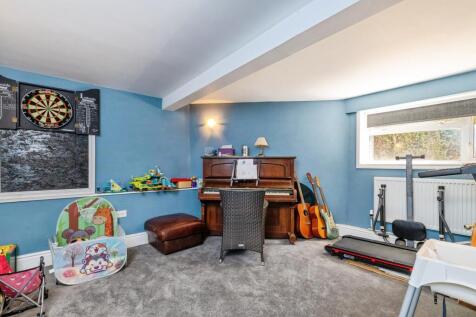 Lower ground floor bedroom