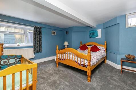 Lower ground floor bedroom