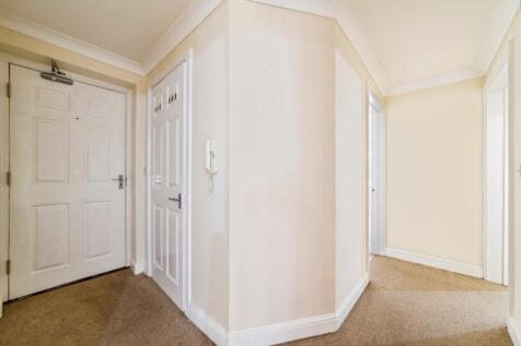7_university_court-15