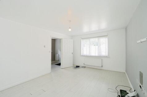Large lounge, bright and airy