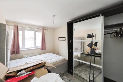 Large Double bedroom