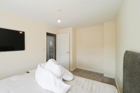 Large Double bedroom