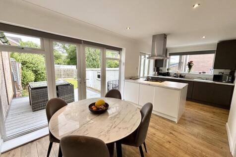 Dining kitchen