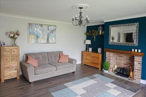 Reception room.