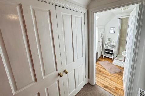 Built in Wardrobes &amp; En-Suite