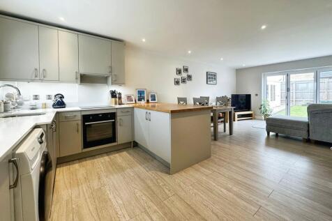 Open Plan Kitchen / Dining / Lounge