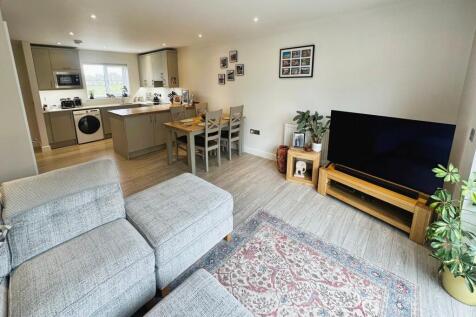 Open Plan Kitchen / Dining / Lounge