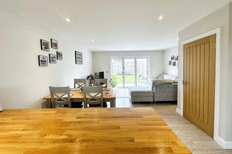 Open Plan Kitchen / Dining / Lounge