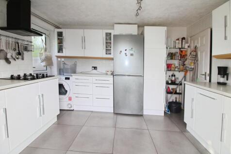 Kitchen..JPG