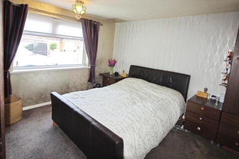 Bedroom 1.JPG