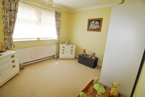 Bedroom 2.JPG