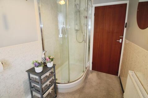 Shower room.JPG