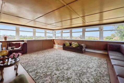 Entertainment Room/Family Room