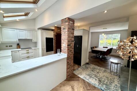 Dining kitchen