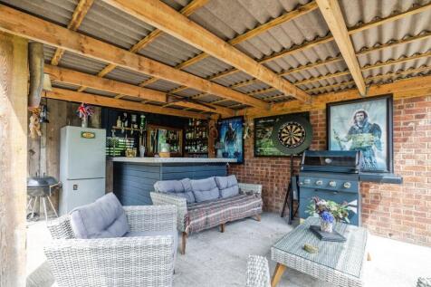 Outdoor Bar