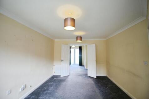 Lounge/Dining Area