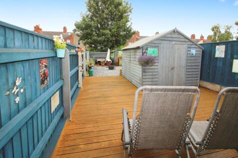 Full rear garden.JPG