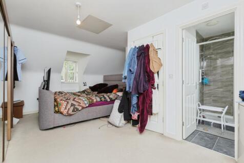 bedroom one/en-suite