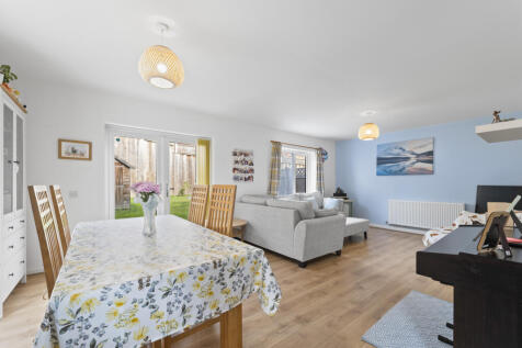 Diner/Living Room