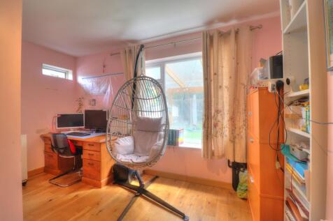 bedroom four/study
