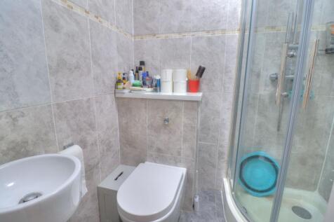 en-suite/shower room