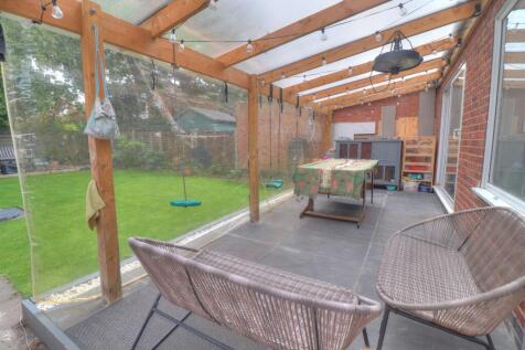 pergola area