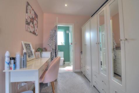 bedroom one/en-suite