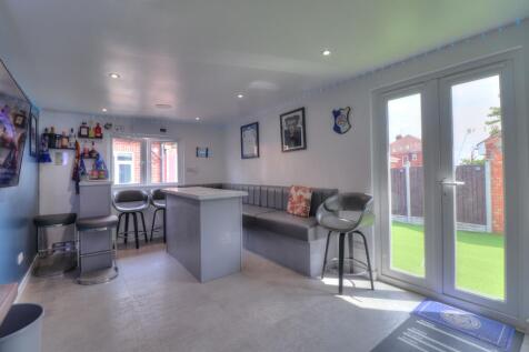 pub/summerhouse