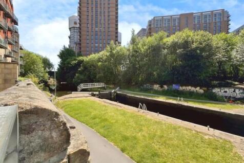 Leeds and Liverpool Canal