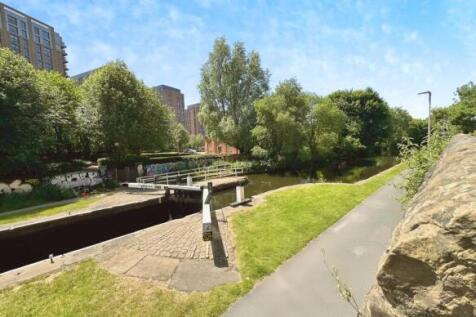 Leeds and Liverpool Canal