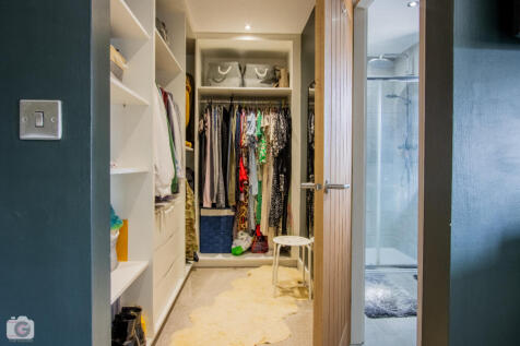 Walk in wardrobe