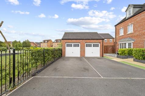 Garage/Driveway