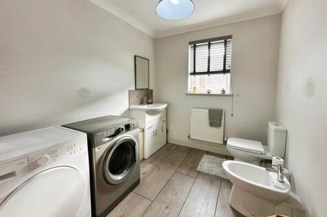 Bedroom 3 / Utility Room