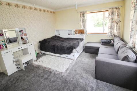 Bedroom 1.JPG
