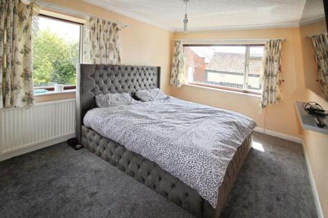 Bedroom 2.JPG