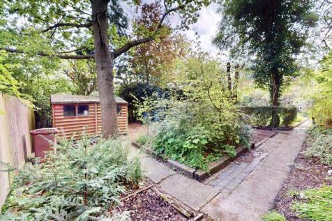 bottom garden area 2