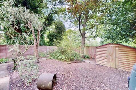 bottom garden area 2 