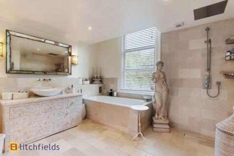 Master en-suite