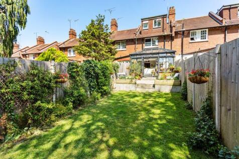 garden to house