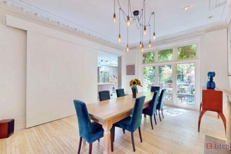 Dining to kitchen