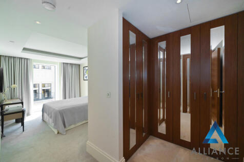 Walk-in wardrobe
