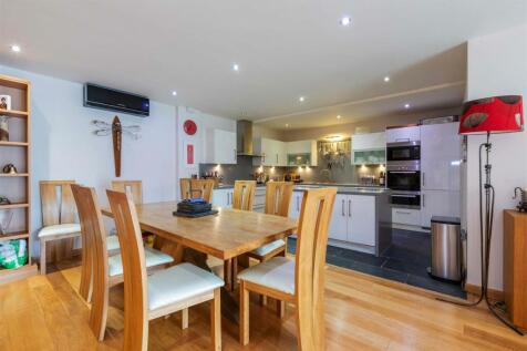 1A Breakspear Mews-20.jpg