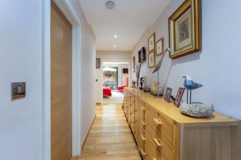 1A Breakspear Mews-14.jpg