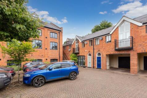 1A Breakspear Mews-8.jpg
