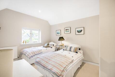 Bed 3.jpg