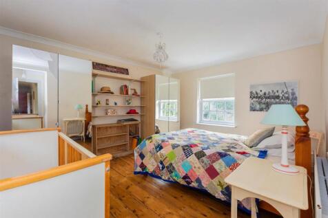 Oakwood House-37.jpg
