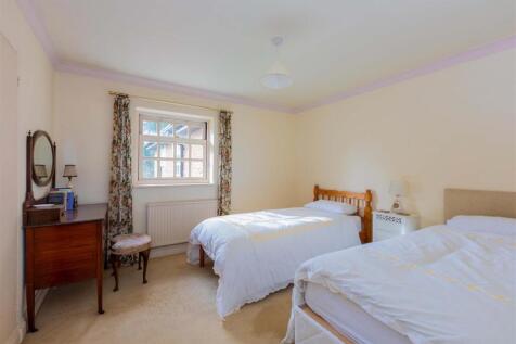 Oakwood House-43.jpg
